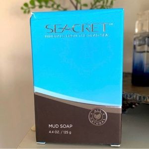 4 pack Seacret Mudd bar soap!